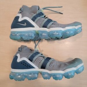 Nike Men's Gray and Blue Athletic Shoes